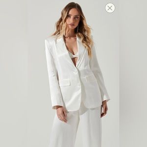 NWT ASTR The Label White Satin Blazer XS